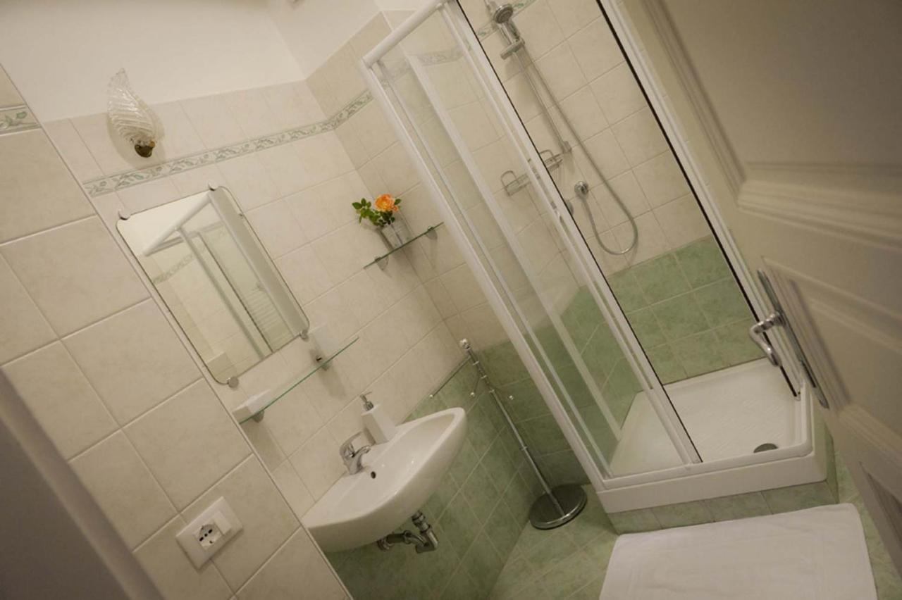 Domus Liberta - Boutique Rooms Trieste Exterior foto